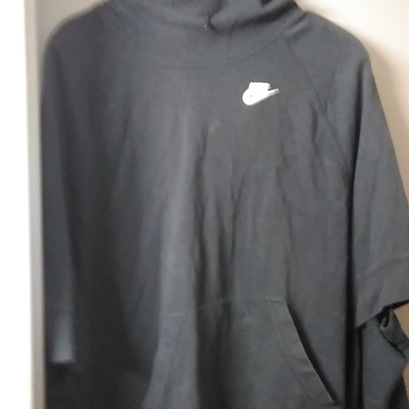 Poncho - Picture 3 of 3